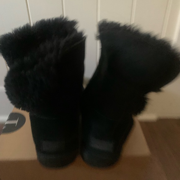 UGG Boots 🥾 - Picture 3 of 6